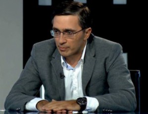 giorgi-kvirikaSvili-Jurnalist-zviad-TxeliZis-ojaxs-da-megobrebs-usamZimrebs