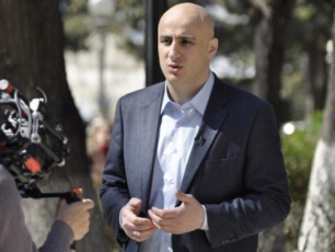nacionalebis-informaciiT-botanikuri-baRis-teritoriaze-hesis-mSenebloba-igegmeba