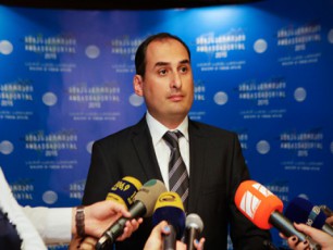 dimitri-qumsiSvili-rogorc-ki-TurqeTis-SigniT-Cveno-moqalaqeebis-gadaadgileba-iqneba-usafrTxo-sazRvars-gavxsniT