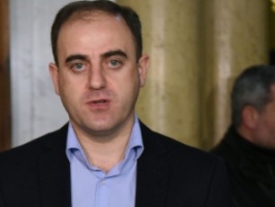 daviT-narmanias-azriT-nacionaluri-moZraobis-realuri-reitingi-nulTan-Zalian-axlosaa