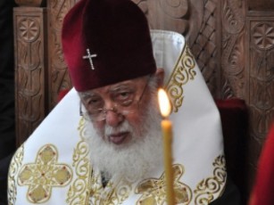 patriarqis-angelozis-dResTan-dakavSirebiT-sionis-taZarSi-sadResaswaulo-liturgia-sruldeba