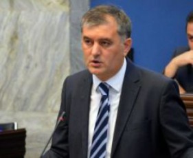 sozar-subari-Tina-xidaSels---irakli-alasaniac-Tavis-droze-uSiSroebis-ministris-moadgile-iyo
