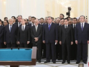 premier-ministri-uzbekeTis-prezidentis-xsovnis-pativsacemad-gamarTul-ceremonias-daeswro
