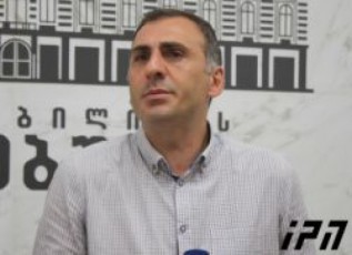 aleko-elisaSvili---miTvlian-rom-didi-safrTxis-qveS-var-rom-TviT-batoni-biZinas-davalebaa-raRac-dammarTon