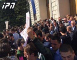 auditoria-115-is-wevrebma-6-moTxovna-daayenes