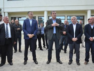 zurab-pataraZe-sozar-subari-da-goderZi-Canqseliani-sofel-samRereTSi-mcxovreb-aWaridan-Casaxlebulebs-Sexvdnen