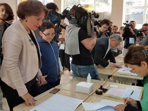 Tina-xidaSeli--xma-miveci-evropul-mravalpartiul-da-mravalferovan-saqarTvelos