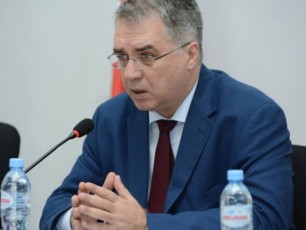 prezidents-ar-veTanxmebi-rom-sakonstitucio-umravlesoba-safrTxea-nebismier-SemTxvevaSi-ra-politikur-Zalasac-ar-unda-hqondes-is