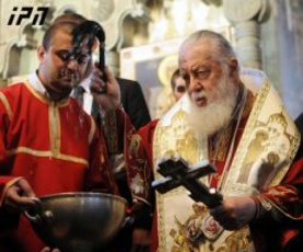 patriarqma-moskovis-qarTul-eklesiaSi-mrevls-giorgoba-miuloca