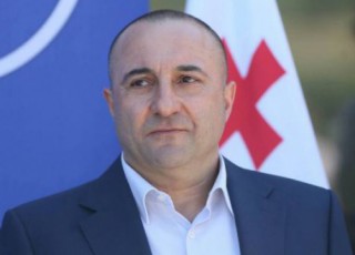 gavrcelebuli-informaciiT-goris-municipalitetis-gamgebelma-daviT-oniaSvilma-Tanamdeboba-datova