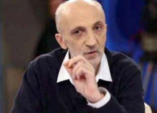 gia-xuxaSvili-irakli-kobaxiZes---xalxisgan-micemul-politikur-legitimacias-meti-fasi-aqvs-vidre-samarTlebrivs