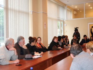arCil-TalakvaZe-da-nino-wilosani-adgilobrivi-samoqalaqo-sazogadoebis-warmomadgenlebs-Sexvdnen