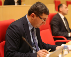 finansTa-ministris-moadgile-sayovelTao-jandacvis-reformis-ZiriTad-mimarTulebebs-ganmartavs