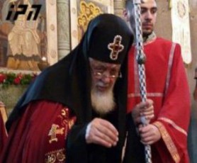 patriarqi-barbarobas-maxaTas-mTaze-parakliss-gadaixdis-da-bavSvebs-dalocavs