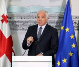 giorgi-mRebriSvili---balastad-vTvli-iseT-adamianebs-romlebic-Seuracxyofas-ayeneben-policiis-mundirs-Cirqs-scxeben-mas