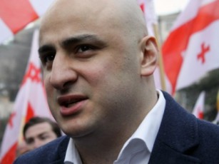 daviT-narmania-imaleba-Tu-is-dRes-ar-gamova-ramdenime-dReSi-meriis-SenobaSi-veRar-Seva