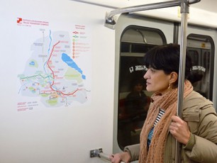 Tbilisis-metros-vagonebSi-orenovani-rukebi-ganTavsda