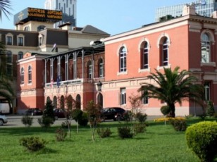 sakonstitucio-sasamarTlom-arakonstituciurad-cno-norma-romelic-yofili-an-moqmedi-mosamarTlis-gamosacdel-samwlian-vadas-exeba