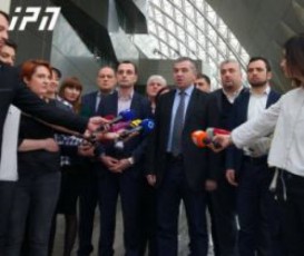 daviT-baqraZe---Cven-dagvrCa-erTaderTi-politikuri-meqanizmi---ar-miviRoT-monawileoba-parlamentSi-mimdinare-farsSi