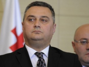 viqtor-doliZe-afxazeTis-gavliT-rkinigzis-aRgenis-Temas-nacionaluri-moZraobis-mier-gamogonils-uwodebs
