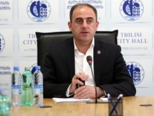 Tbilisis-sakrebulos-opozicioneri-deputatebi-daviT-narmanias-winaaRmdeg-prokuraturaSi-sarCelis-Setanas-gegmaven