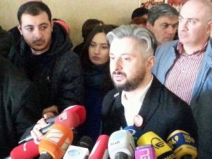 rusTavi-2-rusTavelis-gamzirze-saprotesto-aqciebs-gegmavs