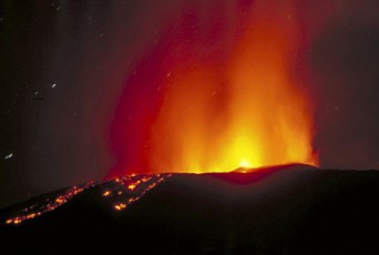 vulkan-etnas-amofrqvevis-Sedegad-bi-bi-sis-JurnalistTa-jgufi-daSavda