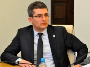 sakonstitucio-komisiis-Semadgenlobasa-da-kvorumSi-cvlilebebis-gareSe-ver-gavidoda-verc-arasamTavroboebis-winadadebebi
