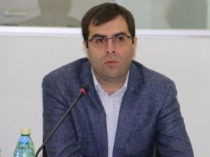 Ramis-klubebTan-dakavSirebiT-premier-ministris-mier-micemuli-davalebis-Taobaze-garkveuli-prevenciuli-muSaoba-mimdinareobs