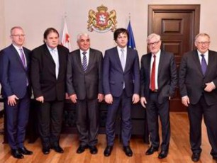 irakli-kobaxiZe-CexeTis-respublikis-parlamentis-senatis-janmrTelobisa-da-socialuri-politikis-komitetis-wevrebs-Sexvda