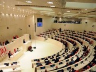 parlamentma-konstituciaSi-cvlilebebis-proeqti-meore-mosmeniT-miiRo