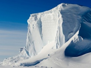 antarqtidas-istoriaSi-yvelaze-didi-aisbergi-gamoeyo