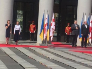 avlabris-sasaxleSi-petro-poroSenkos-daxvedris-oficialuri-ceremonia-gaimarTa