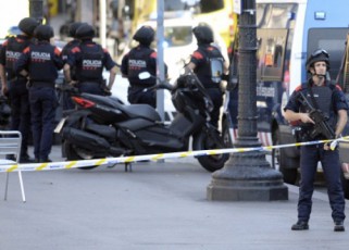 kataloniis-policia-adasturebs-rom-barselonas-teraqtis-saqmeze-erTi-piria-dakavebuli