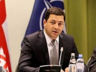arasamTavroboebs-saSualeba-eqnebaT-sakonstitucio-cvlilebebze-mesame-mosmenis-farglebSi-gasamarT-diskusiaSi-miiRon-monawileoba