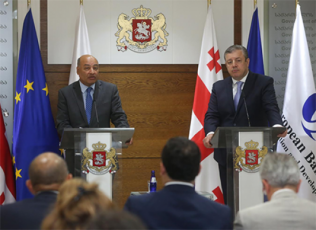 suma-Cakrabarti--gansakuTrebiT-aRsaniSnavia-saqarTvelos-SesaniSnavi-ekonomikuri-menejmenti-ukanasknel-wlebSi