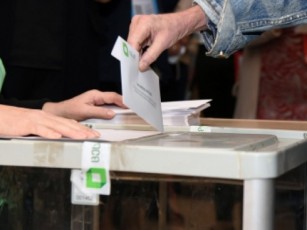 misasalmebelia-saparlamento-umravlesobis-mier-aRebuli-valdebuleba-2020-wlis-arCevnebze-3-mde-daswion-saarCevno-zRvari
