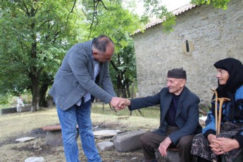 arCil-xandamaSvili-me-TiToeul-glexTan-erTad-vimuSaveb-gurjaanSi-meti-dovlaTis-SeqmnisTvis