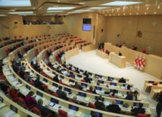 parlamentma-sakonstitucio-cvlilebebis-proeqtze-prezidentis-veto-daZlia