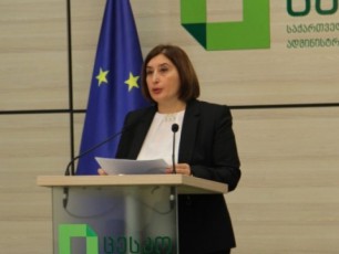 Tamar-Jvania-amomrCevlebs-da-saarCevno-ubanze-myof-uflebamosil-pirebs-mouwodebs-ar-gamocxaddnen-politikuri-subieqtebis-sareklamo-atributikiT