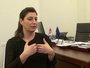 sofio-qacarava-amerikuli-mxare-saqarTvelos-biznes-garemos-dadebiTad-afasebs