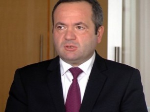 konstituciis-Wra-kerva-gaxda-araseriozuli-saqme-da-qveynisTvis-saziano