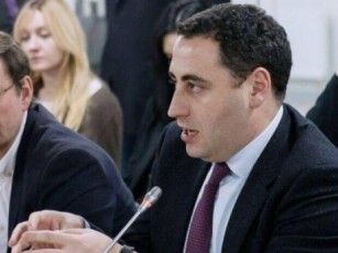 giorgi-vaSaZe-dainteresebul-adamianebs-samuSao-Sexvedras-sTavazobs