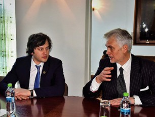 irakli-kobaxiZem-mrgvali-magidis-diskusiaSi---Savi-zRvis-qveynebis-TanamSromloba-da-usafrTxoeba-miiRo-monawileoba