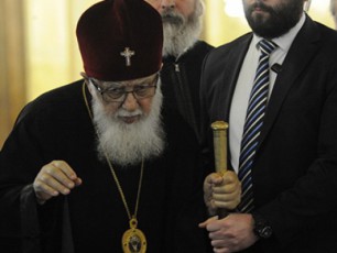 patriarqi-baTumSi-sastumro-leograndTan-daRupulTa-sulebis-mosaxsenebel-panaSvids-gadaixdis