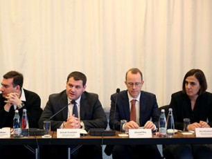 ekaterine-miqabaZem-da-genadi-arvelaZem-ekonomikuri-samuSao-jgufis-mdgradi-da-inkluziuri-zrda-muSaobaSi-monawileoba-miiRes