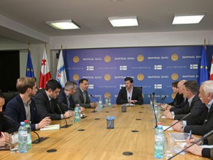 kaxa-kalaZe-opozicias-generaluri-gegmis-saboloo-variantis-Sefasebis-procesSi-TanamSromlobas-sTavazobs