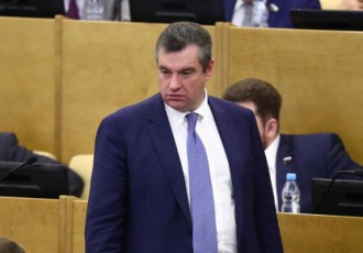 aSS-s-mier-ruseTis-moqalaqeebisTvis-bralis-wardgena-albaT-holivudis-kriminaluri-komediidanaa-saxelwodebiT-putinis-13-megobari