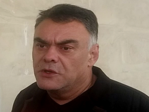 borjomis-sakrebulos-Tavmjdomaris-gancxadebiT-mas-da-mis-opozicioner-kolegebs-sakrebulos-SenobaSi-ar-uSveben