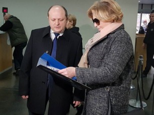 siTi-parki-Tbilisis-meriisgan-sasamarTlo-davebis-dasrulebamde-xelSekrulebis-gawyvetis-gadawyvetilebis-gadaxedvas-iTxovs